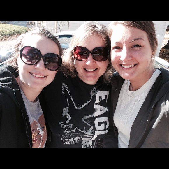 Meet your Posher, Kim - Picture 4 of 7